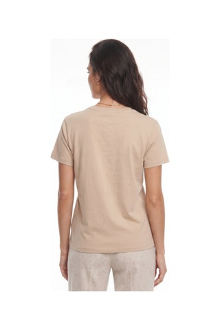 Onloox Kadın Bej Bej Pamuklu Bisiklet Yaka Rahat Kalıp Teddy Nakışlı İşlemeli Kısa Kollu T-shirt