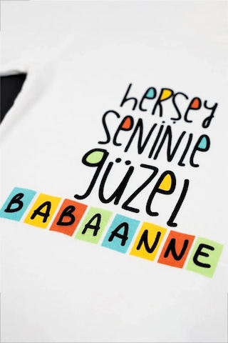 Adisia Unisex Bebek Beyaz Her Şey Seninle Güzel Babaanne Baskılı Alttan Çıtçıtlı Zıbın Beyaz