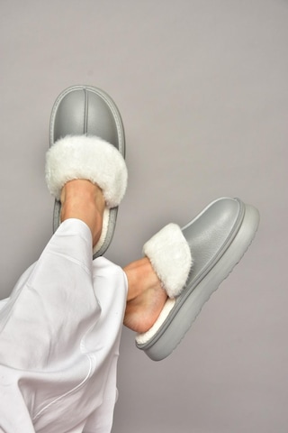 Fox Shoes T918264209 Gri İçi Peluş Kadın Terlik Gri