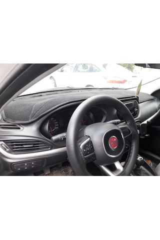 2015-2020 Modellerine Uygun Fiat Egea Ekransız Torpido Koruma Halısı Siyah Kenar Renk Siyah