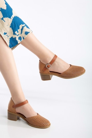 Analin Shoes Kadın Hakiki Deri Burnu Kapalı Delikli Sandalet Taba