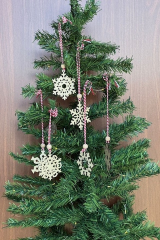 Büro Ev Partisi İçin 6parça Pilli Peri Led Kırmızı Beyaz İp Kar Tane Ahşap Yılbaşı Ağaç Süsü