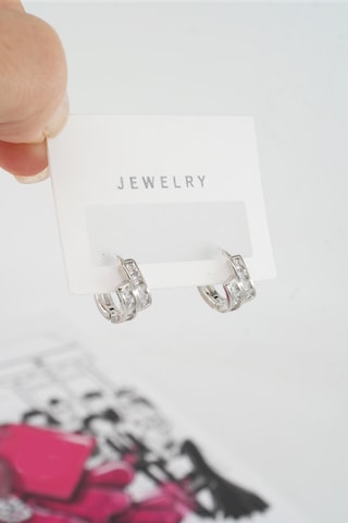 Byzeynaaksesuar Kadın Özel Tasarım Zirkon Taşlı 2'li Minimal Küpe 0011 Çok Renkli