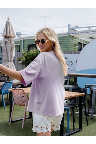Kadın Lila Papatya Baskı Regular Fit Tişört