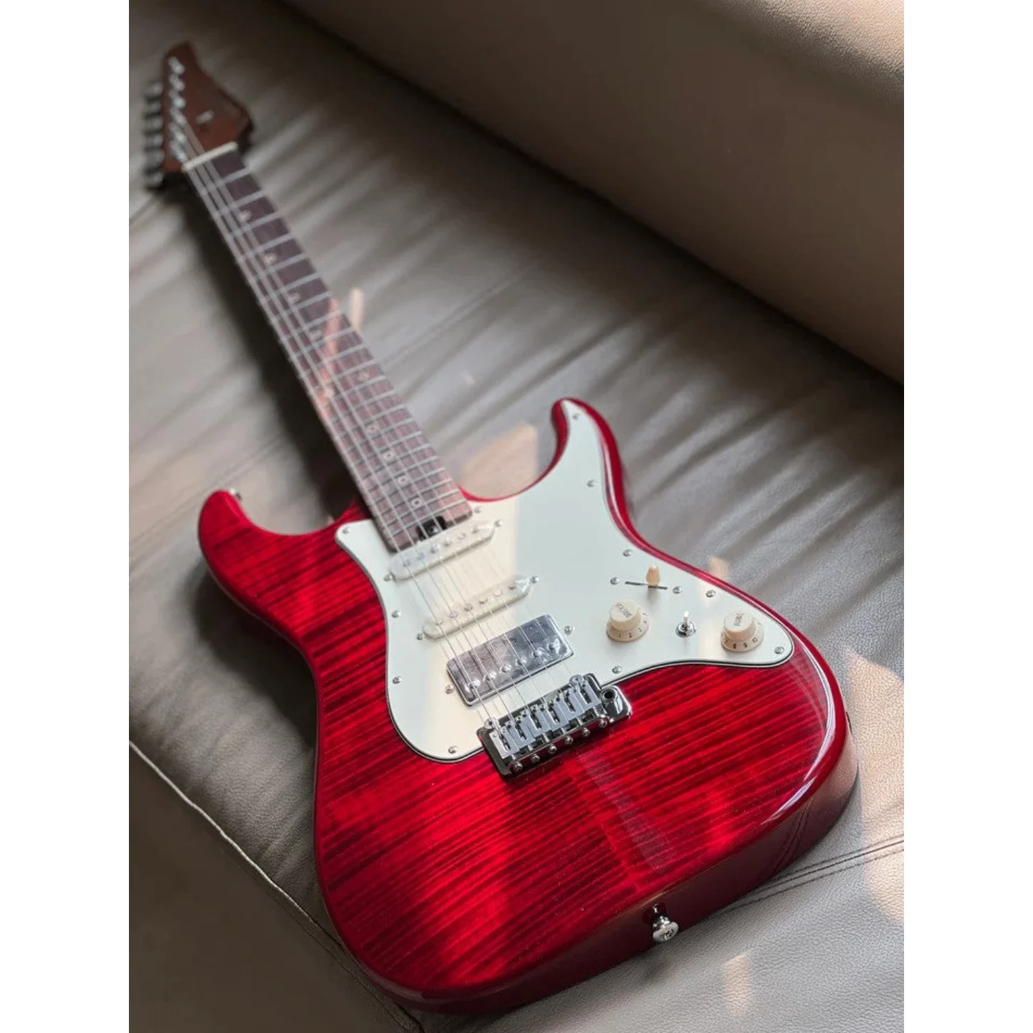 Soloking Ms-11 Classic Mkıı İn Transparent Red With 5a Flame Top Special Run W/gigbag