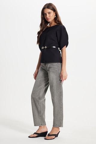 Tudors Kadın Slim Fit Dar Kesim Kol Detaylı İnce Kemerli Fermuarlı Siyah Bluz Gömlek-50758