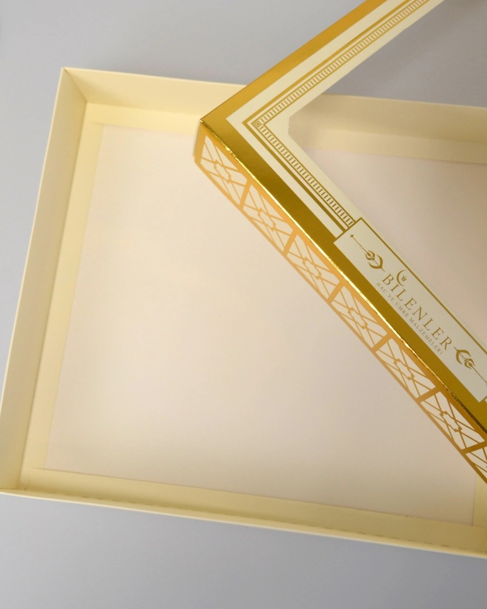 Asetat Pencere Kapaklı Hediye Kutusu Büyük Boy 27x31x5 Cm Sunum Kutusu