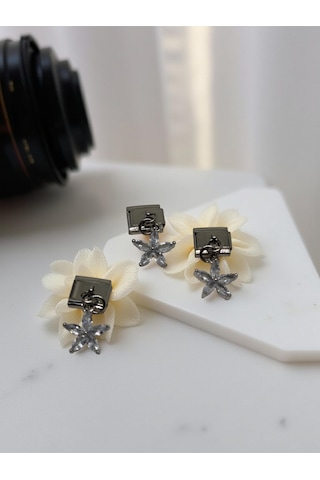 Taşlı Lotus Çiçeği Charmı Sadece 1 Adet Charm Gönderilir Beyaz