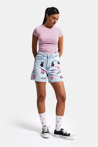 it's basic Kadın Ice 4s6-3 Relax Mom Fit Emoji Nakış Detaylı Özel Tasarım Denim Şort Ice Rengi