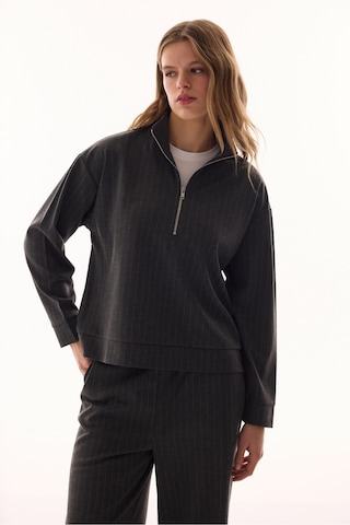 Penti Antrasit Fermuarlı Çizgili Sweatshirt