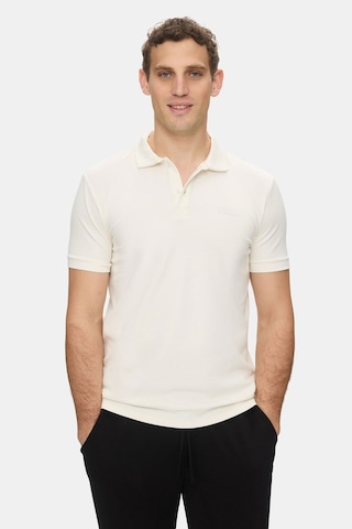 Ucla Oscar Beyaz Polo Yaka Gofre Baskılı Yumuşak Dokulu Modal Kumaş Standard Fit Erkek Tshirt