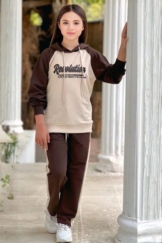 Yazı Desenli Kapşonlu Kahverengi Renk Kız Çocuk Takım Kahverengi