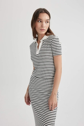 Defacto Fitted Çizgili Polo Yaka Kısa Kollu Tişört A0380AX23SM Beyaz