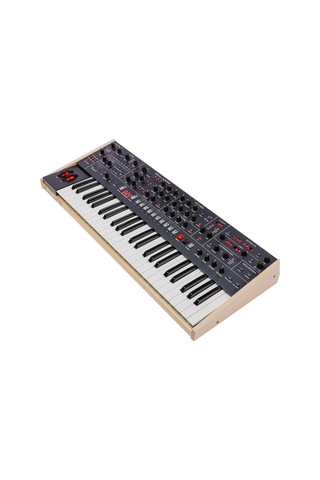 Sequential Trigon-6 49-tuş Polifonik Analog Synthesizer
