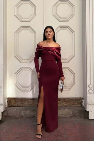 Khi-zai Kadın Trend Esnek Saten Kumaş Carmen Yaka Yırtmaçlı Abiye Elbise Bordo