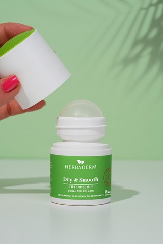 Herbaderm Dry & Smooth Tüy İnceltı̇cı̇ Doğal Roll-On Deodorant 50 ML