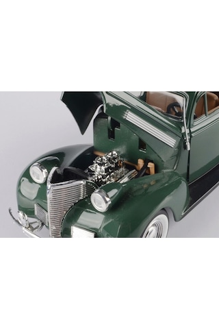 Motormax 1939 Chevrolet Coupe Bordo 1:24 Model Araba Yeşil