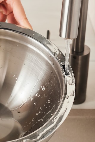 Karaca Mutfaksever Ice Hot Bowl Çift Cidarlı Ve Su Hazneli Çelik Servis Kasesi 20 Cm Gümüş