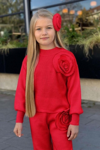 Riccotarz Kız Çocuk Balıkçı Yaka Omuzunda Gül Broşlu Kazak Bol Kesim Kırmızı Triko Alt Üst Takım Kırmızı