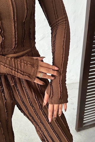 Trend Alisse Kahverengi Kışlık Premium Fitilli Parmak Geçmeli Crop Bluz Bol Paça Pantolon Takımı