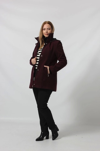 Moda Berray Önü Fermuarlı Ve Düğme Detaylı Kapüşonlu Kaşe Kaban Bordo