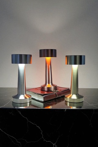 Mıknatıslı Pervaneli Ayarlanabilir Masa Lambası Çok Renkli