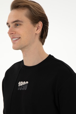 U.S. Polo Assn. Erkek Comfort Fit Bisiklet Yaka Siyah Sweatshirt 50293430-VR046