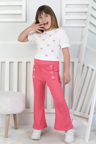 Kız Çocuk Fiyonk Desenli Beyaz Bluz Ve Düğme Detaylı İspanyol Paça Pantolon Takım Pembe Kız Çocuk Fiyonk Desenli Beyaz Bluz Ve Düğme Detaylı İspanyol Paça Pantolon Takım Pembe