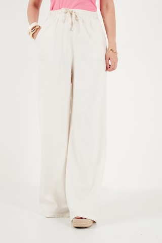 Lela Pamuklu Relaxed Fit Yüksek Bel Geniş Paça Pantolon Bayan Pantolon 668yp5559 Ekru