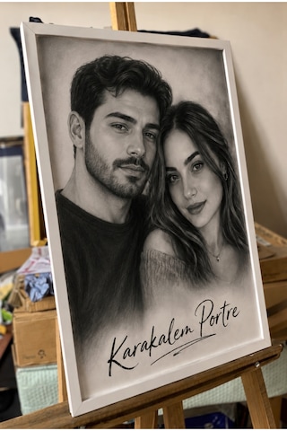 50x70 Ebatında 2 Kişilik Karakalem El Çalışması Portre Beyaz