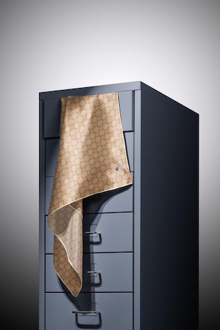 Vissona %100 Twill İpek Monogram Desenli Bej Renkli 90x90 Eşarp Dikim Şekli : El Dikişi Çok Renkli