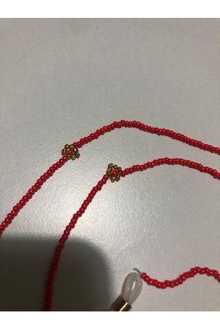 El Yapımı Kırmızı Boncuklu Gözlük İpi