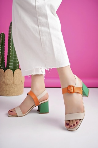 Muggo Agnes Garantili Gökkuşağı Toka Ve Kemer Detaylı Topuklu Kadın Sandalet 001