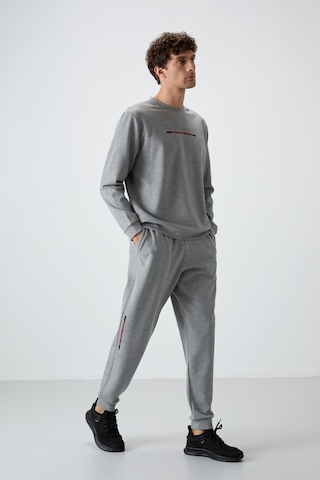Tommy Life Gri Melanj Pamuklu Kalın Yumuşak Dokulu Comfort Fit Baskılı Erkek Eşofman Takım - 85239 GRİ MELANJ