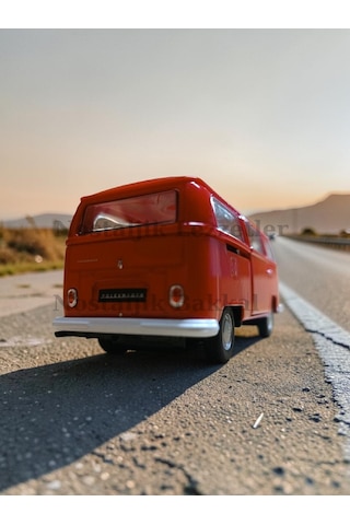 Nostaljik Kırmızı Volkswagen Type 2 1/32 Ölçek Metal Çek Bırak Kapılar Açılır Model Araba Çok Renkli