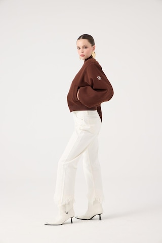 Holly Lolly Yüksek Bel, Düğme Kapamalı, Paça Fermuar Detaylı Swan Jean Pantolon Beyaz