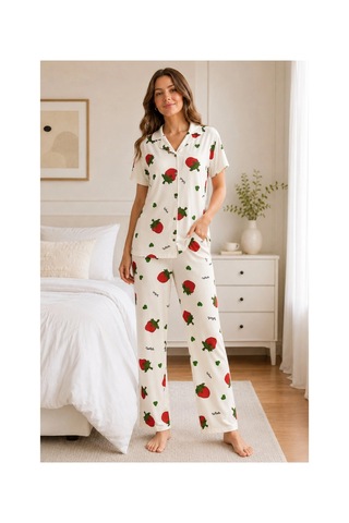 Angbutik Ekru Çilek Desenli Kısa Kollu Gömlek Yaka Milan Kumaş Kadın Pijama Takımı