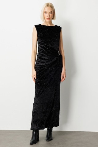 Ekol Kadın Metal Aksesuarlı Simli Kadife Elbise 4085 Siyah Siyah