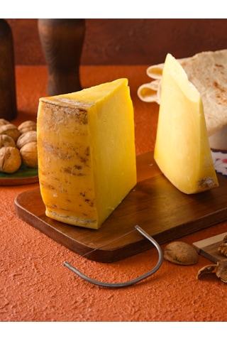 Kars Malakan Eski Kaşar Peyniri 2 Yıllık Şirden Mayalı 1 Kg