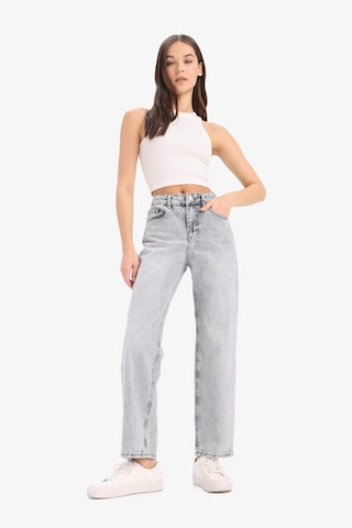 DeFacto Straight Fit Yüksek Bel Kısa Paça Jean Yıkamalı Pantolon E8013AX25SMNM55