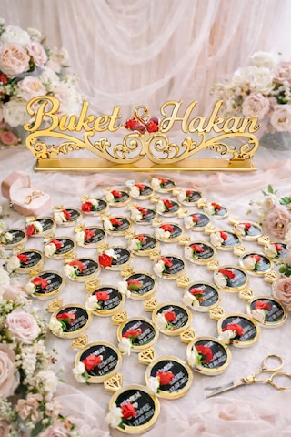 Bir Masa İsimliği Ve 50 Adet Magnet Kişiye Özel No7 Renkli