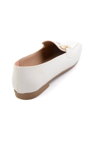 Beyaz Kadın Loafer Ayakkabı K01641022709
