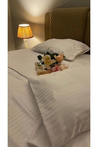 Otel Tipi 10 Adet Tek Çarşaf, Çift Kişilik 83 Tel Çizgili Saten %100 Pamuk 240x280 Beyaz