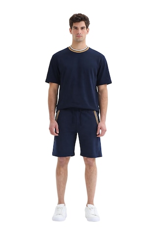 Ar-ma Erkek Şort Baskisiz Basic İp Kapamali Önden Normal 2 Cepli ,arka Normal Tek Cepli Şort Örme Kumaş Regular Fit %100 Pamuk 30/2 Süprem Y31504279702 Lacivert-l1