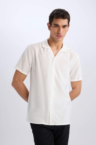 Defacto Modern Fit Yazlık Polo Yaka Basic Düz Kısa Kollu Gömlek V8406az25smwt34 Beyaz