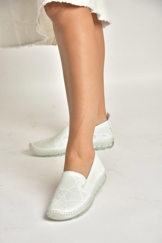 Fox Shoes Y555117003 Beyaz Hakiki Deri Comford Ortopedik Taban Kadın Ayakkabı Beyaz