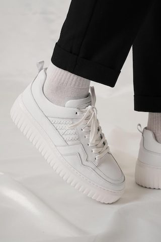 Shoetyle - Beyaz Hakiki Deri Bağcıklı Erkek Sneaker 115-k502-1331 Beyaz