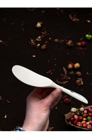 Sert Uçlu Isıya Dayanıklı Silikon 22 Cm Kaşık Krem