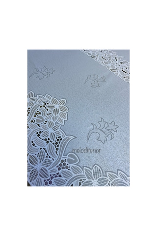 Dantel İşleme Görünümlü Kenarı Dalgalı Düz Kendinden Desenli Yıldız Çiçek Kalın Kaymaz Lüks Pvc Dikdörtgen Muşamba Masa Örtüsü 122 X 153 Cm Beyaz