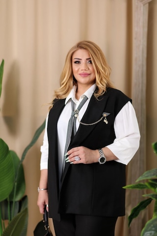 Lady Sharm Krep Kumaş Zincir ve Kravat Detaylı Büyük Beden Kadın Takım Siyah